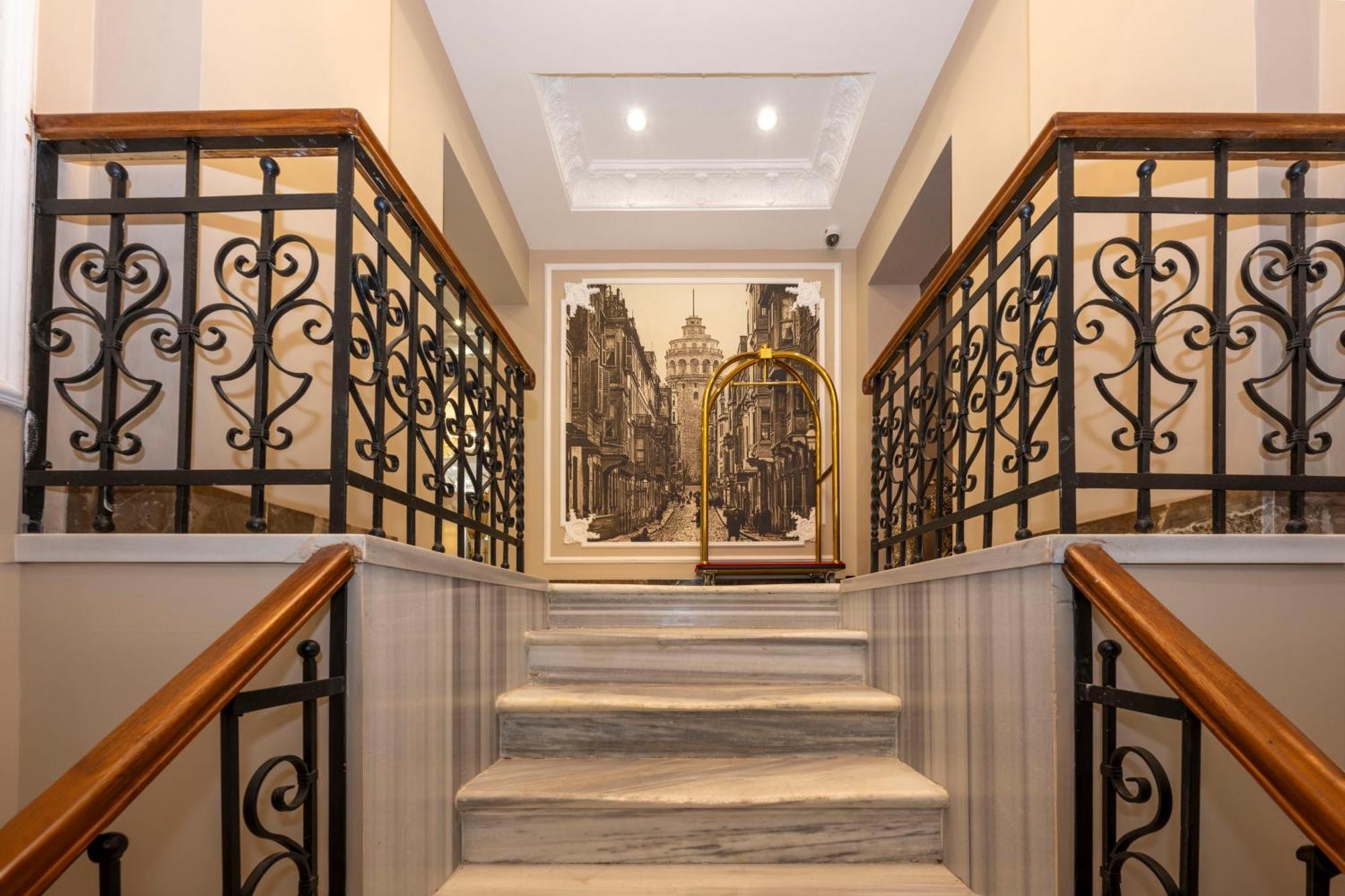 Moonlight Elegance Boutique Hotels — Photos 1